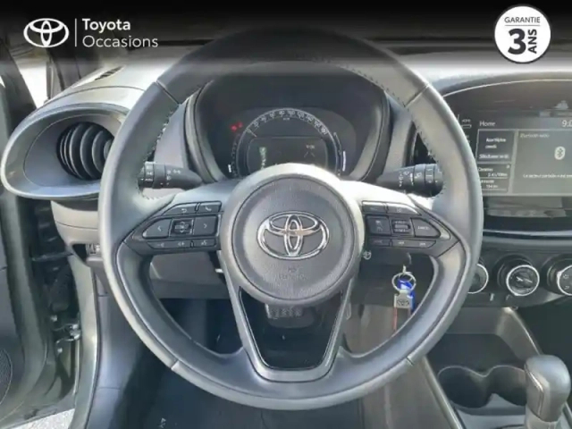 Toyota Aygo x 1.0 vvt-i 72ch design s-cvt — photo 9