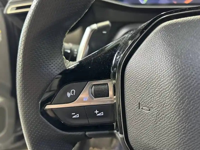 Peugeot 2008 puretech 130 s&amp;s eat8 — photo 20