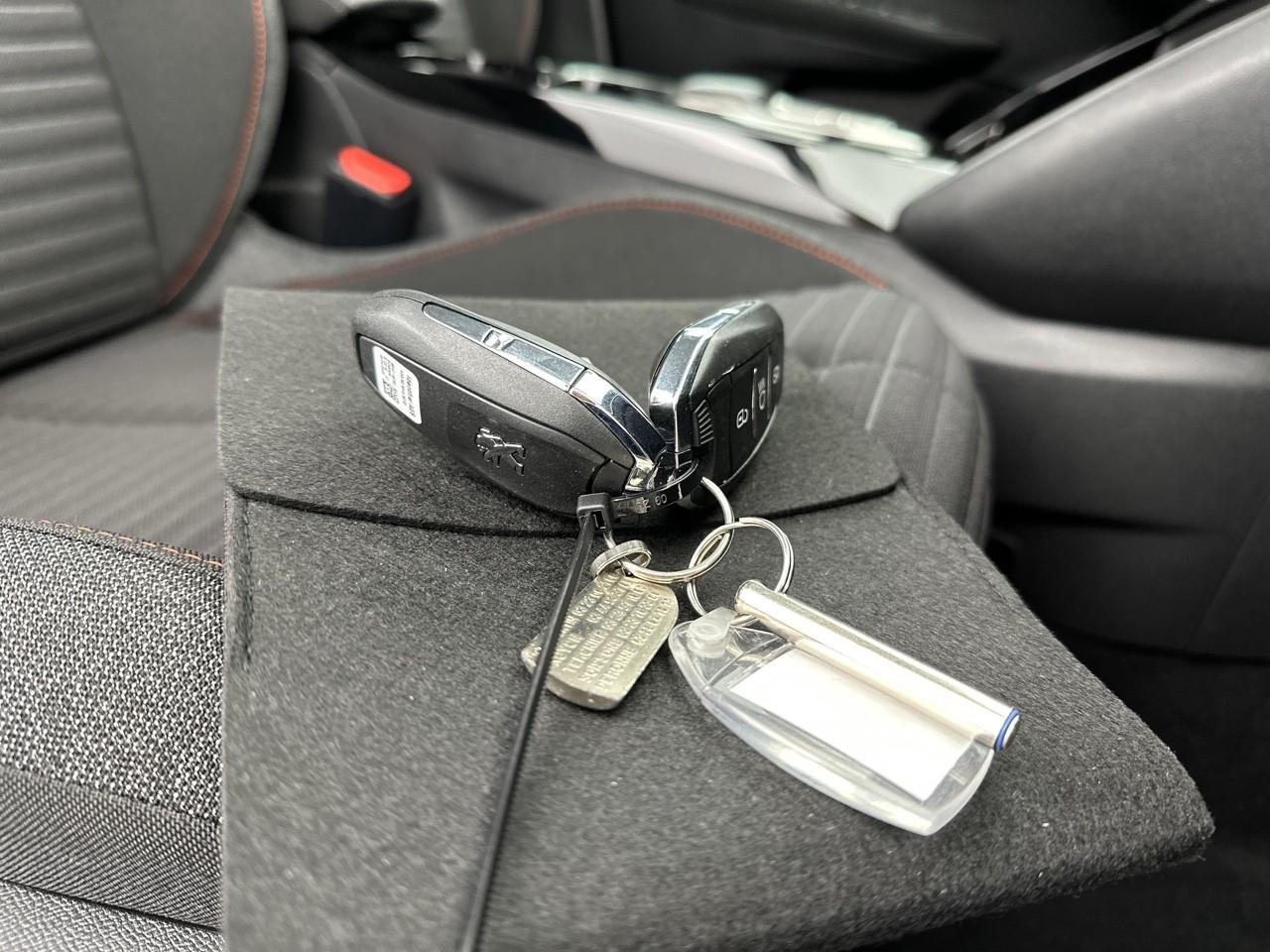 Peugeot 208 electrique 50 kwh 136ch like — photo 33