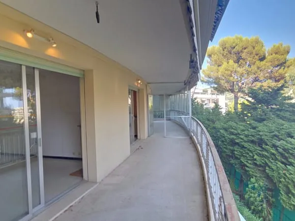 LE CANNET à vendre 4/5 pièces de 137 m2 avec 47 m2 de terras
