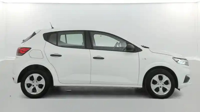 Dacia Sandero eco-g 100 - 22 — photo 12