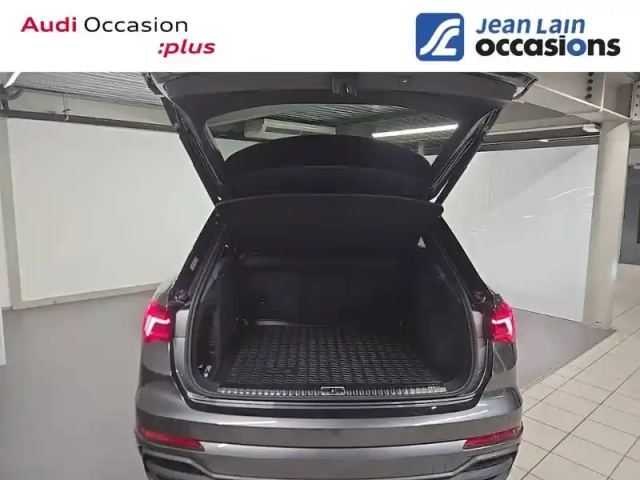 Audi Q3 45 tfsie 245 ch s tronic 6 — photo 10