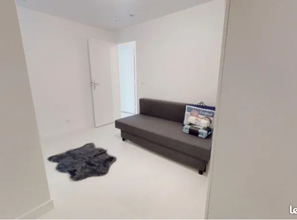 Chambre en location dans un appartement en parfait etat avec terrasse