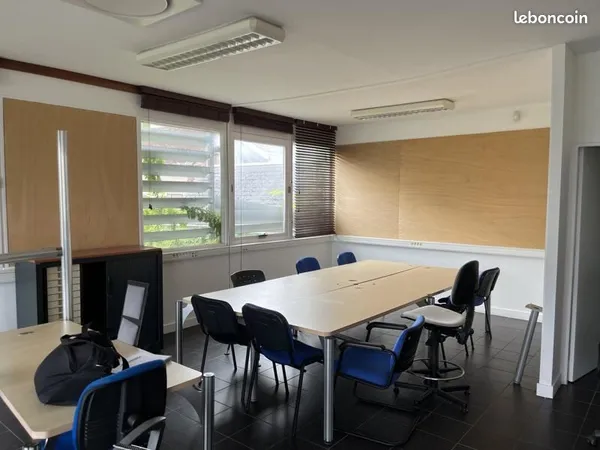 Local bureaux 185 m²