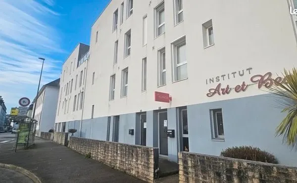 Local commercial 90 m²