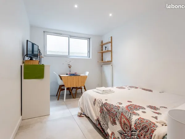Chambre meublée 12 m² dans T2 - Terrasse - Tout compris - Puteaux - 1 à 12 mois