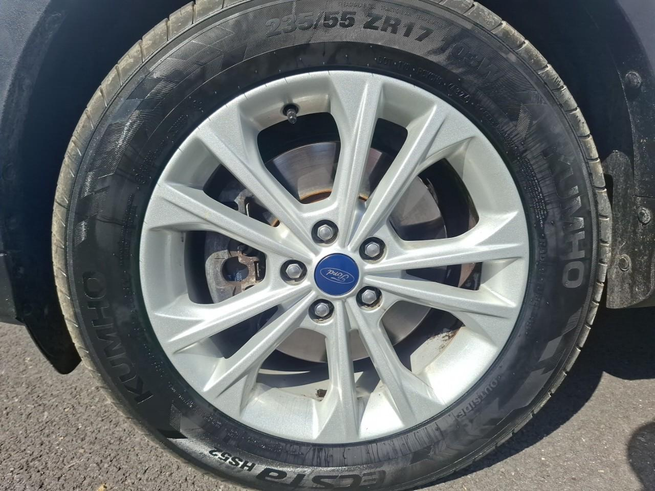 Ford Kuga 1.5 tdci 120ch stop&start executive 4x2 powershift — photo 11