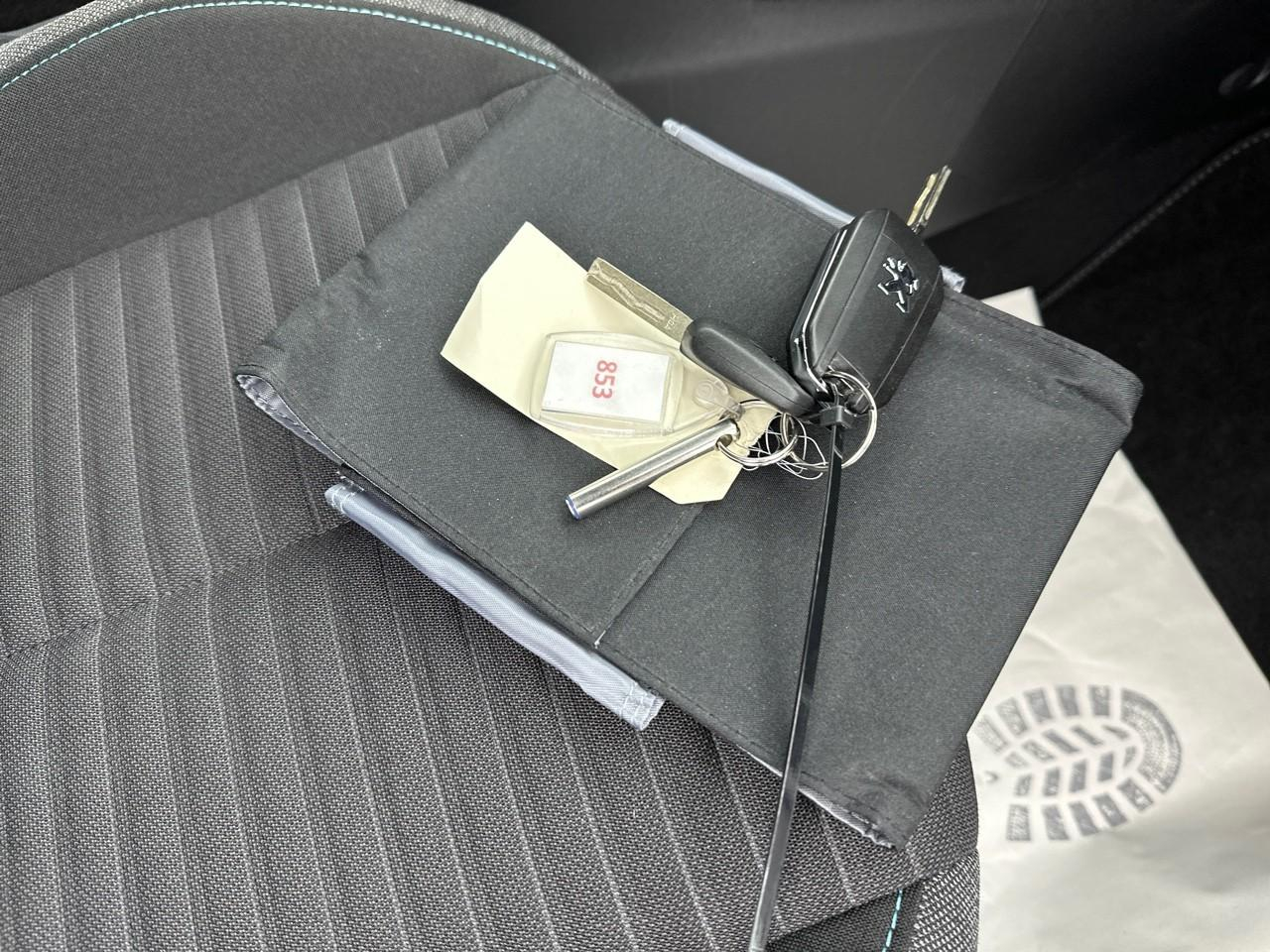 Peugeot 208 puretech 75 s&s bvm5 style — photo 32
