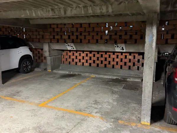 Place de parking centre