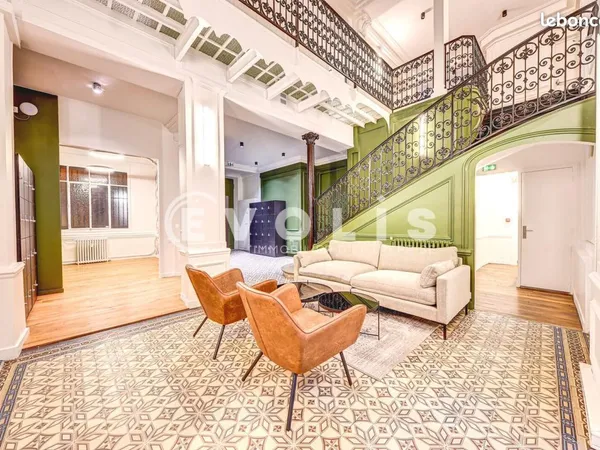 Bureau 450 m²