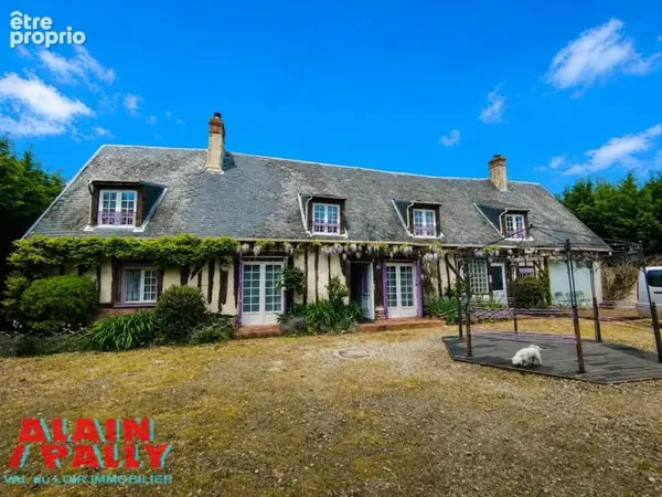 OUEST CHATEAUDUN -Corps de ferme de caractère 196 m2 environ Environnement calme et sans vis-à-vis