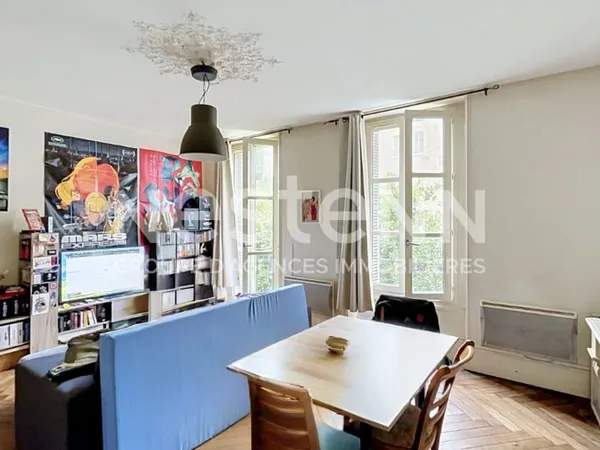 STUDIO DE CARACTÈRE EN PLEIN COEUR DE BLOIS !!