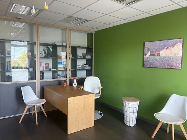 VANNES OUEST - BUREAUX PROFESSIONNELS -LOCAL PRÊT À L'EMPLOI
