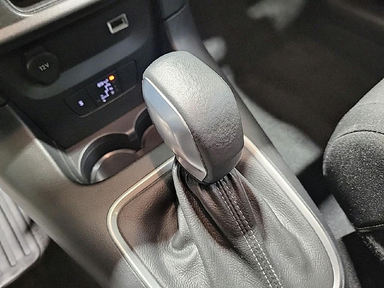 Citroën C3 puretech 110 s&s eat6 shine — photo 17
