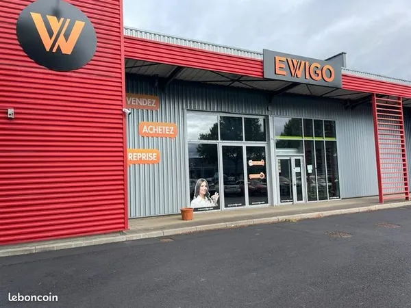 LOCAL COMMERCIAL 185 m2 GERZAT