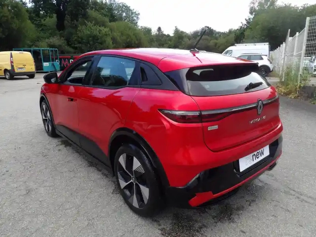 Renault Megane e-tech ev60 220 ch super charge — photo 4