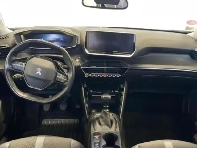 Peugeot 2008 1.2 puretech 130ch s&amp;s allure — photo 6