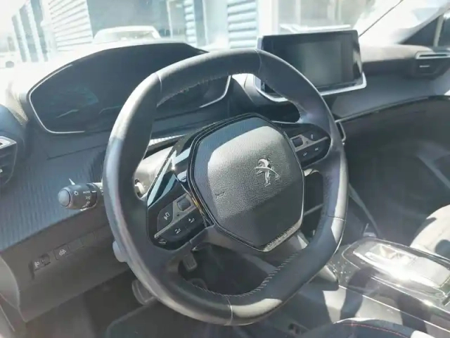 Peugeot 208 electrique 50 kwh 136ch — photo 9