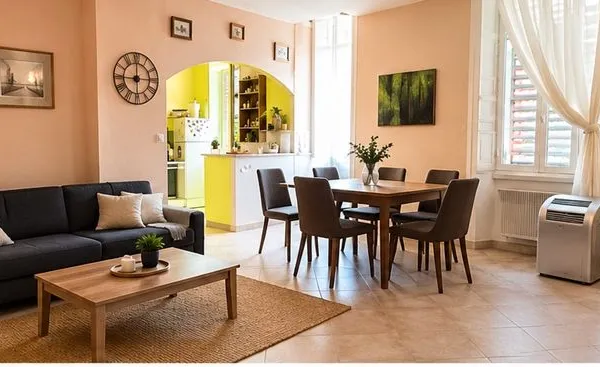 T3 65 m² - Marseille 4e / Cinq-Avenues - Balcon + cave