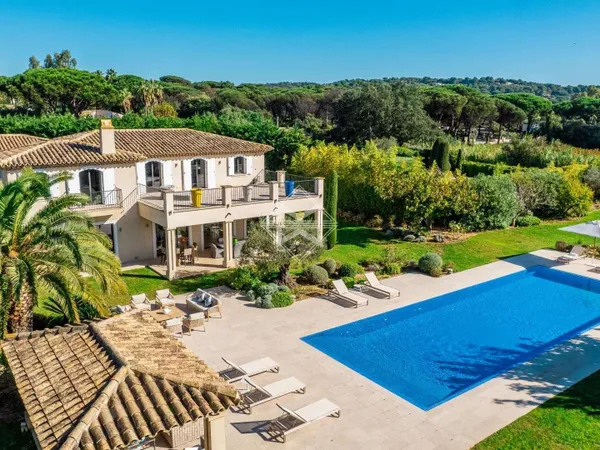 Maison 7 pièces 380 m²