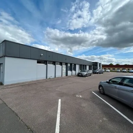 Local d'activité 2 085 m²