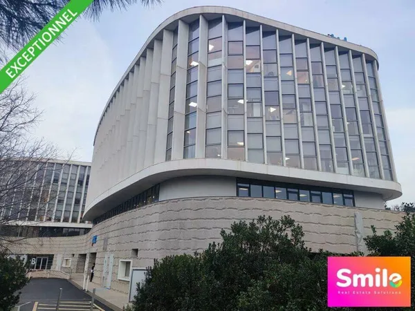 Bureau 150 m²