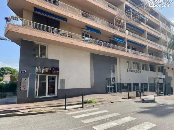 Commerce 1 080 m²