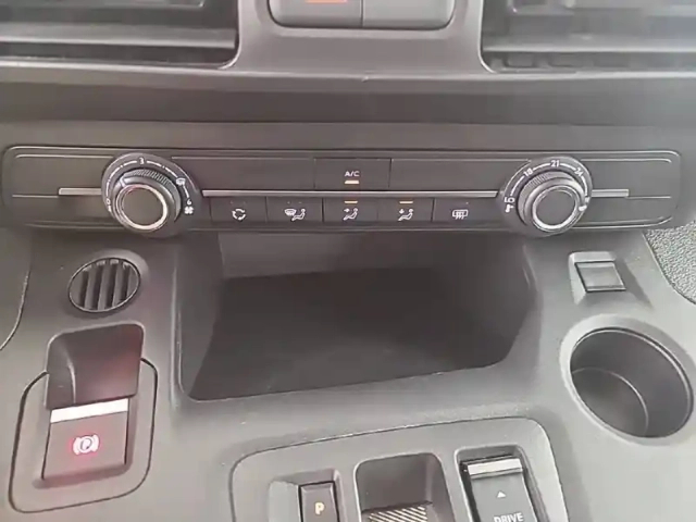 Citroën Berlingo e- taille m 136 ch 100 kwh automatique — photo 42