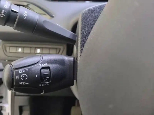 Peugeot 208 puretech 68ch bvm5 — photo 41