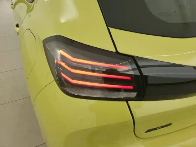 Peugeot 208 hybrid 100 e-dcs6 — photo 17