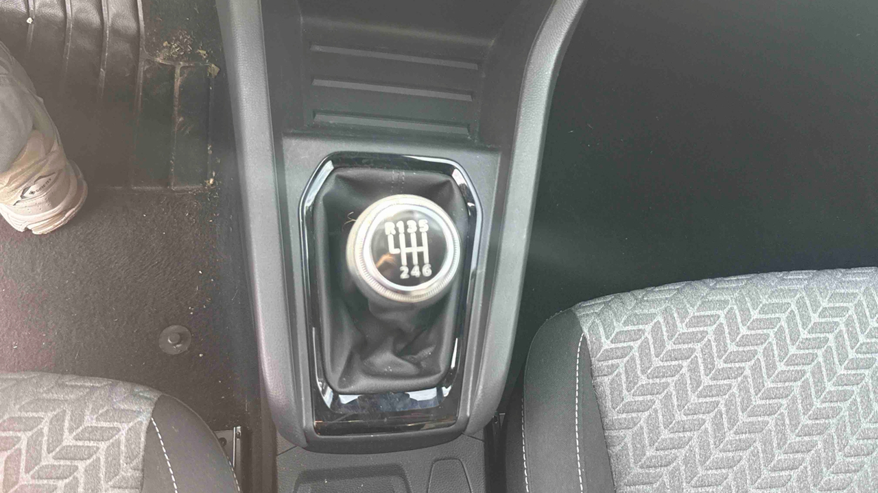 Renault Clio TCe 90 — photo 19