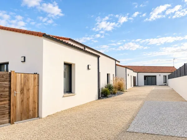 ENSEMBLE IMMOBILIER Jard Sur Mer 219.12 m2
