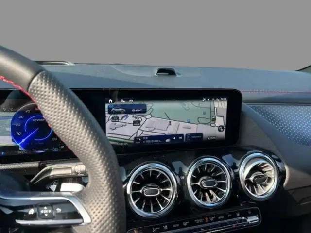 Mercedes Eqa 250+ — photo 13