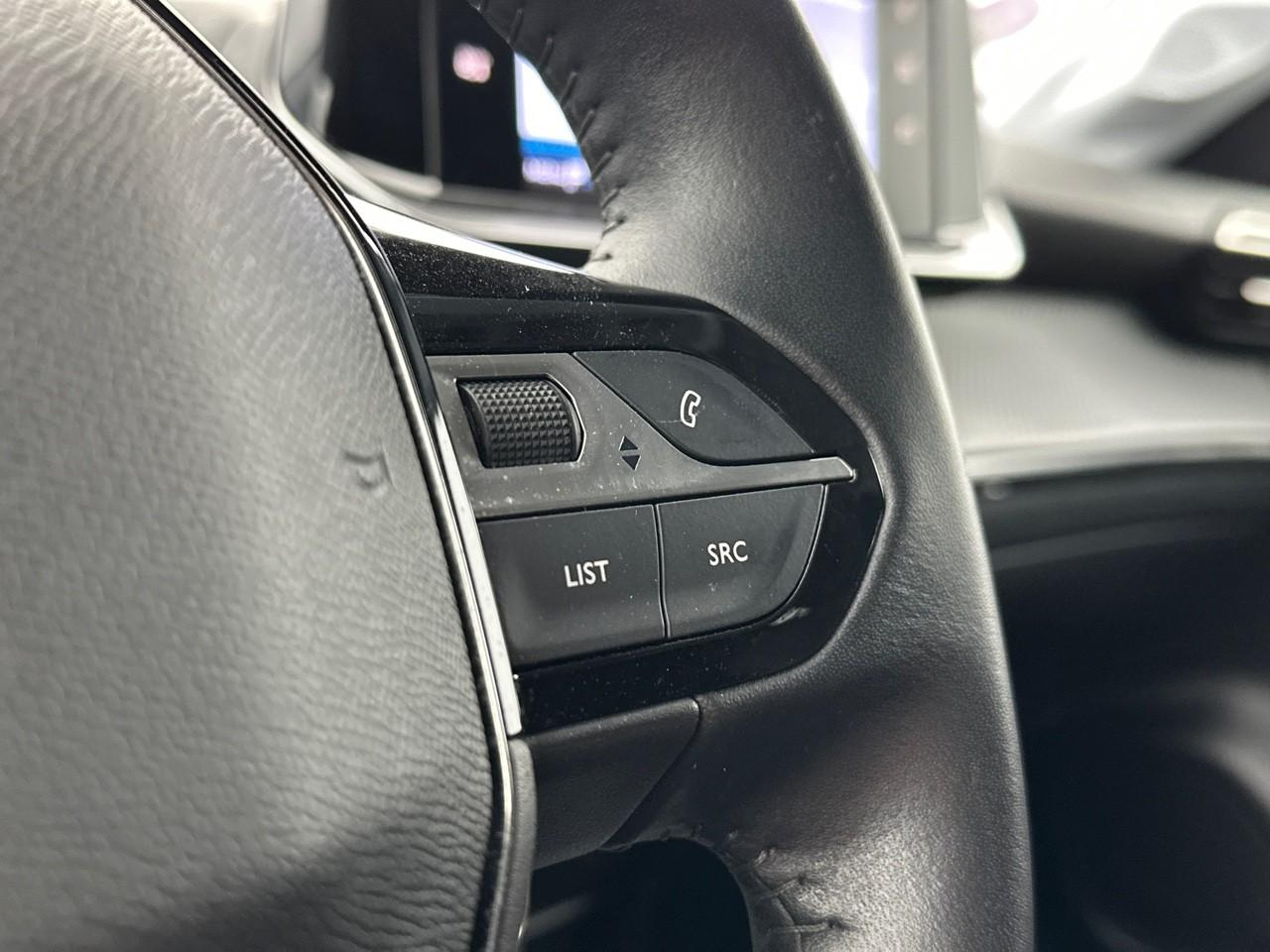 Peugeot 208 puretech 100 s&s bvm6 style — photo 18