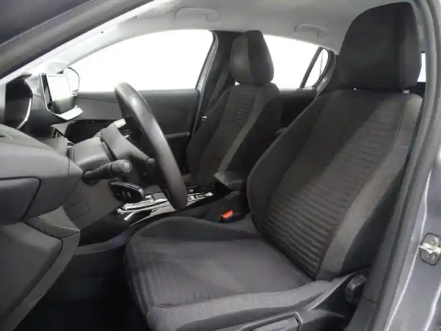 Peugeot 208 e- 136ch like — photo 7