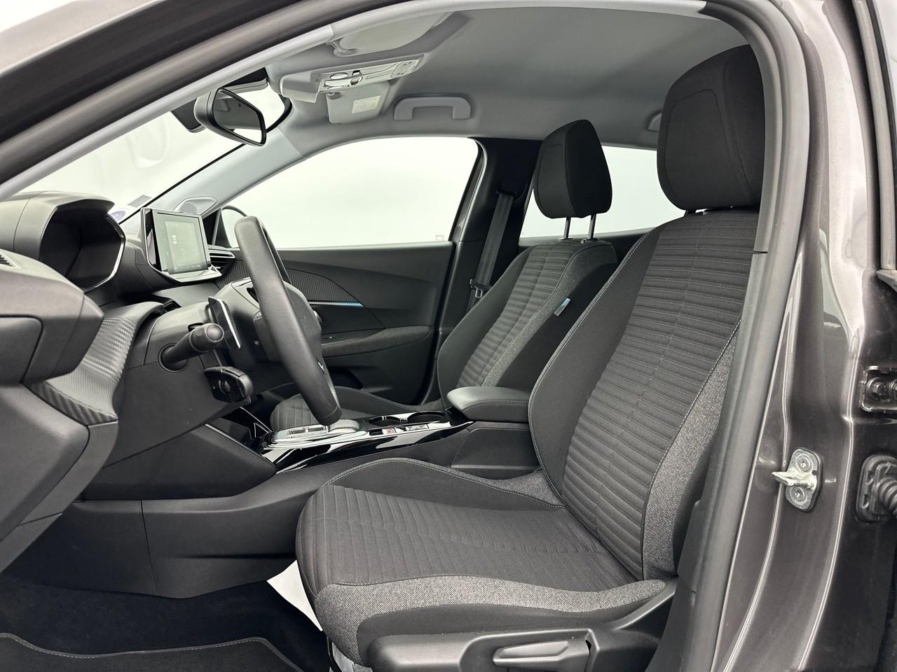 Peugeot 2008 puretech 130 s&s eat8 style — photo 9