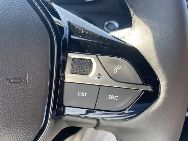 Peugeot 2008 electrique 54 kwh 156 ch — photo 13