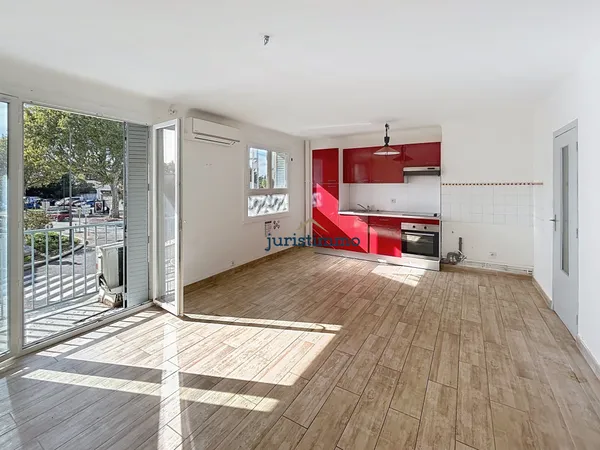Appartement T3 avec balcon et cave Centre-ville de Bollène