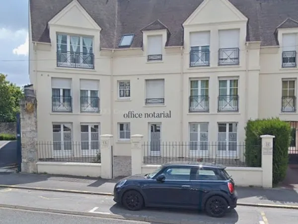 Local pro / bureaux 70 m² - Axe passant - Senlis