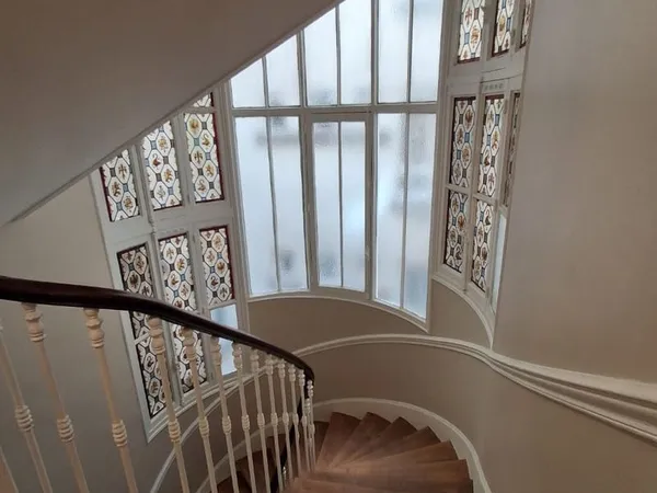 A VENDRE VINCENNES 2 PIECES A DEUX PAS DU METRO BERAULT