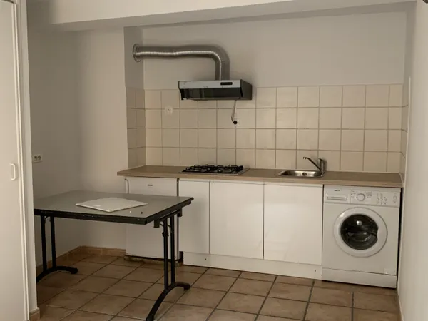 Salon de Provence , T2 de 25.49m2 en plein coeur du centre v