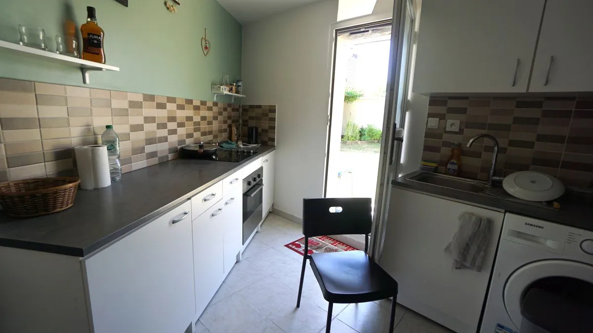 Photo 12