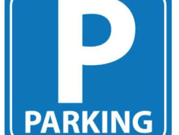 A vendre - Neuilly-sur-Seine Pont de Neuilly - Place de parking au 1er sous-sol