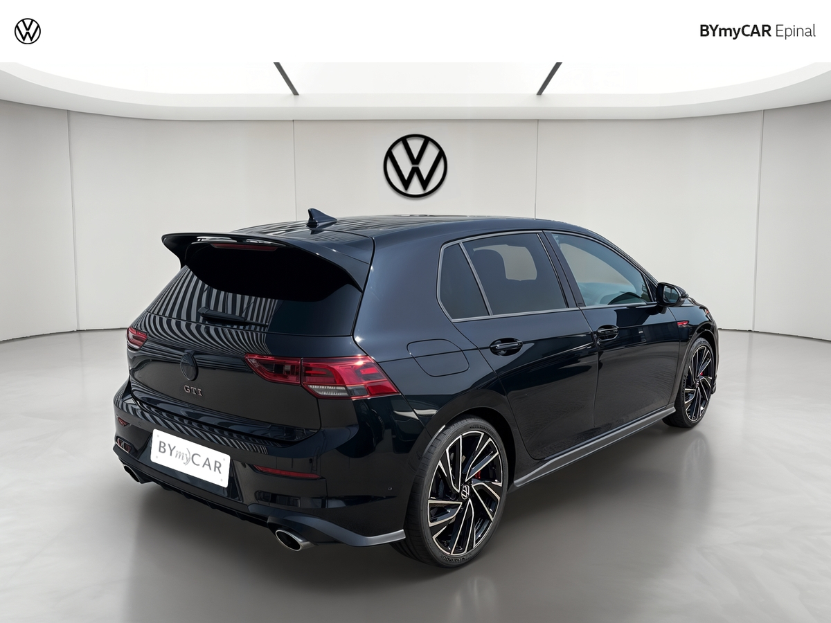Volkswagen Golf 2.0 TSI 300 DSG7 — photo 5