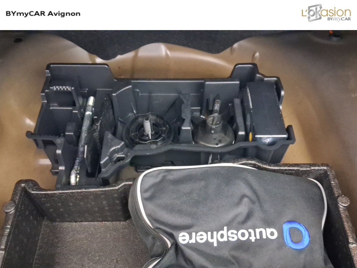 Peugeot 2008 PureTech 130 S&amp;S EAT8 — photo 21