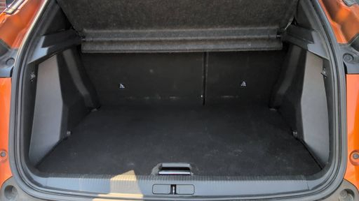Peugeot 2008 1.5 BlueHDi 130 EAT8 - Allure – 2020 – 128069 km – Diesel – Boîte Automatique — photo 21