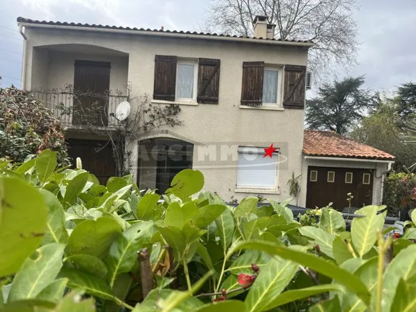 Maison 9 pièces 220 m²
