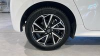 Toyota Yaris 116h Collection 5p — photo 33