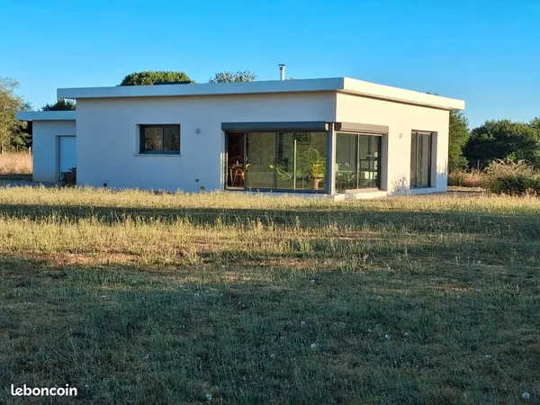 Maison d'architecte contemporaine - Plain-pied 100 m² - Terrain 2500 m² - DPE B