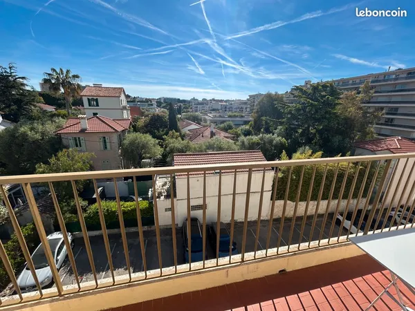 Location étudiants 3 pièces Antibes proche mer
